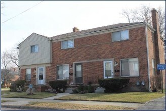 Building Photo - 20611 W Chicago St