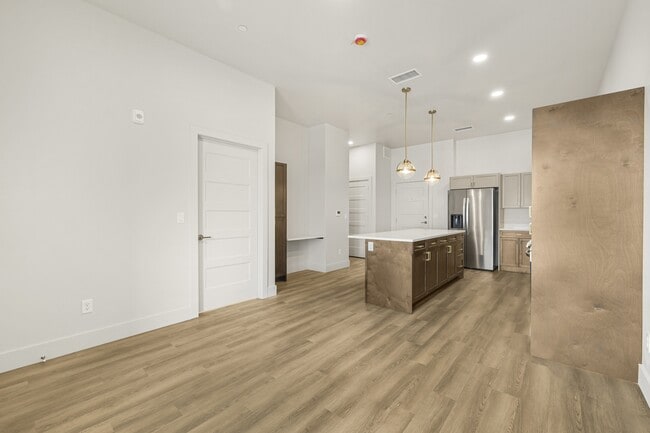 Building Photo - The Reverie at Taylors Crossing