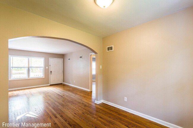 Foto del edificio - 626 Bertrand St