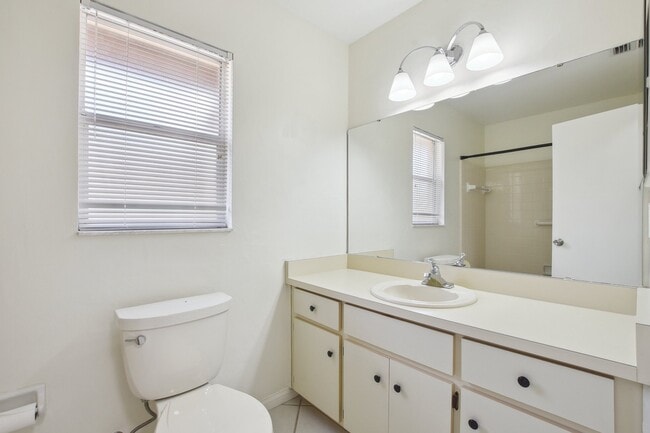 Building Photo - 3135 Pinto Dr