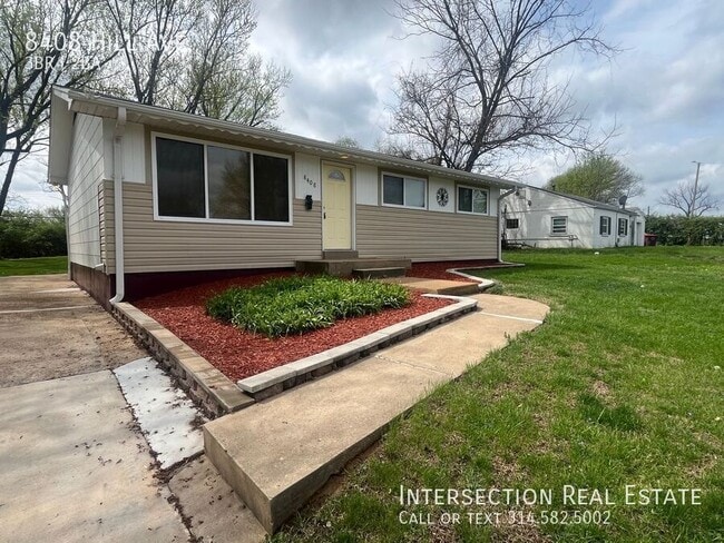 Building Photo - 8408 Hill Ave