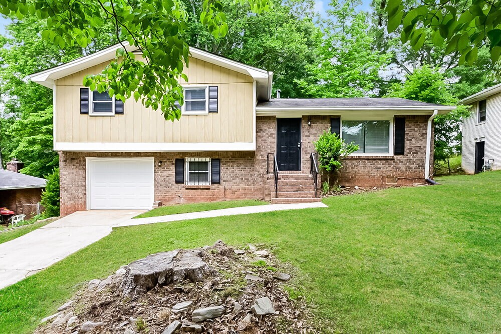 Foto principal - 3074 Menlo Park Dr