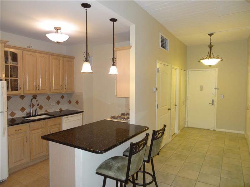 80 Bay Street Lndg, Staten Island, NY 10301 Room for Rent in Staten