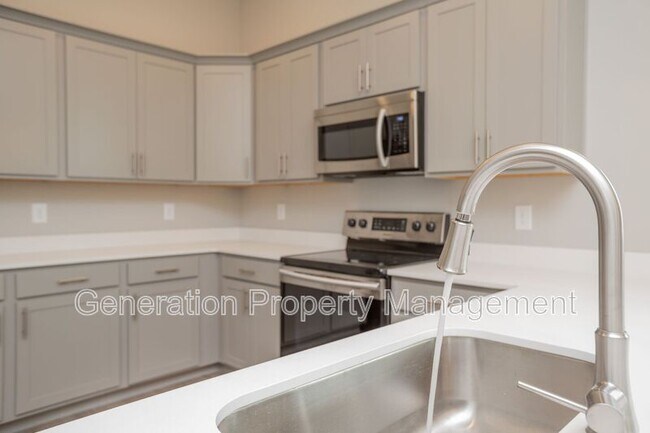 Foto del edificio - 590 Strong Ave