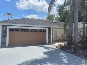 Building Photo - 382 NW 35th Ln