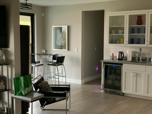 Foto del edificio - 3907 Rincon Ridge Dr