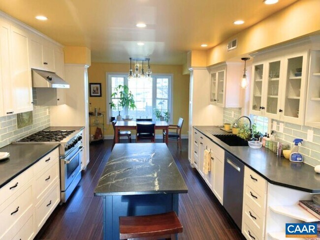 Building Photo - 908 Royer Dr