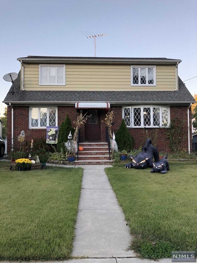 458 Union Ave, Rutherford, NJ 07070 House for Rent in Rutherford, NJ