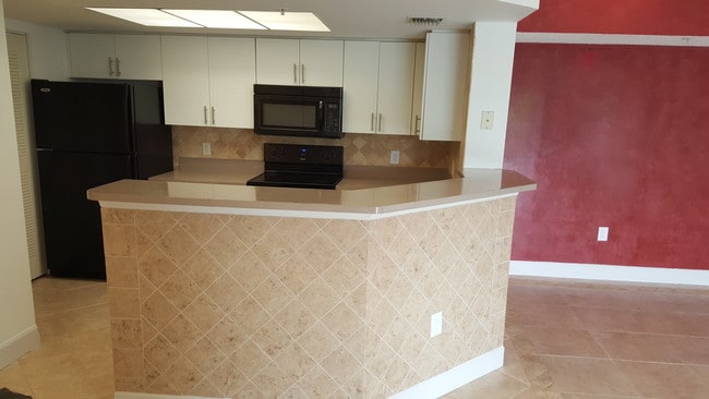 Building Photo - 5025 Wiles Rd