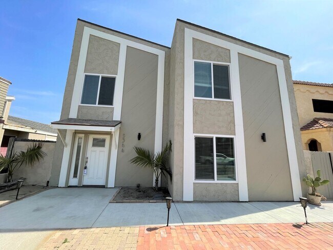 Building Photo - Oxnard Shores- Completely Remodeled & Steps to the Sand!