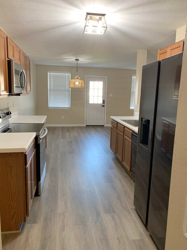 Kitchen - 3014 Lake Terrace Dr