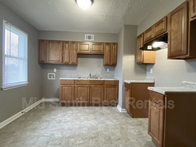 Building Photo - 471 Jenson Rd