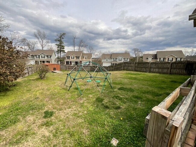 Building Photo - City of Maryville 37801 - 3 bedroom, 2 bat...