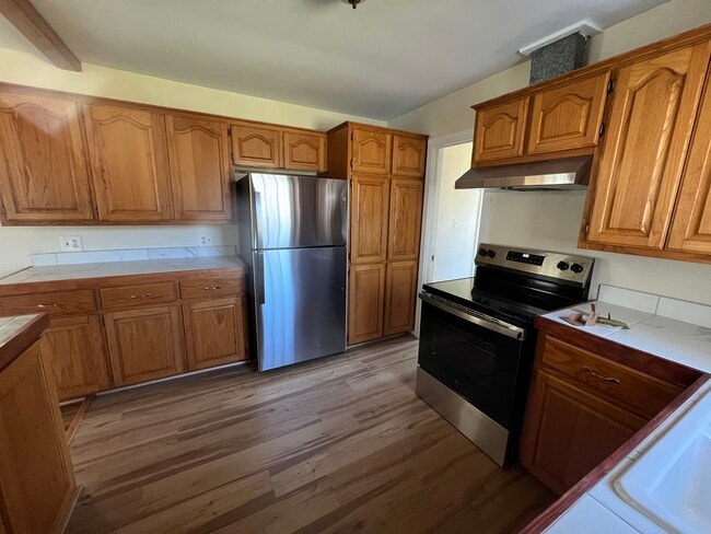 Building Photo - IRY Prop