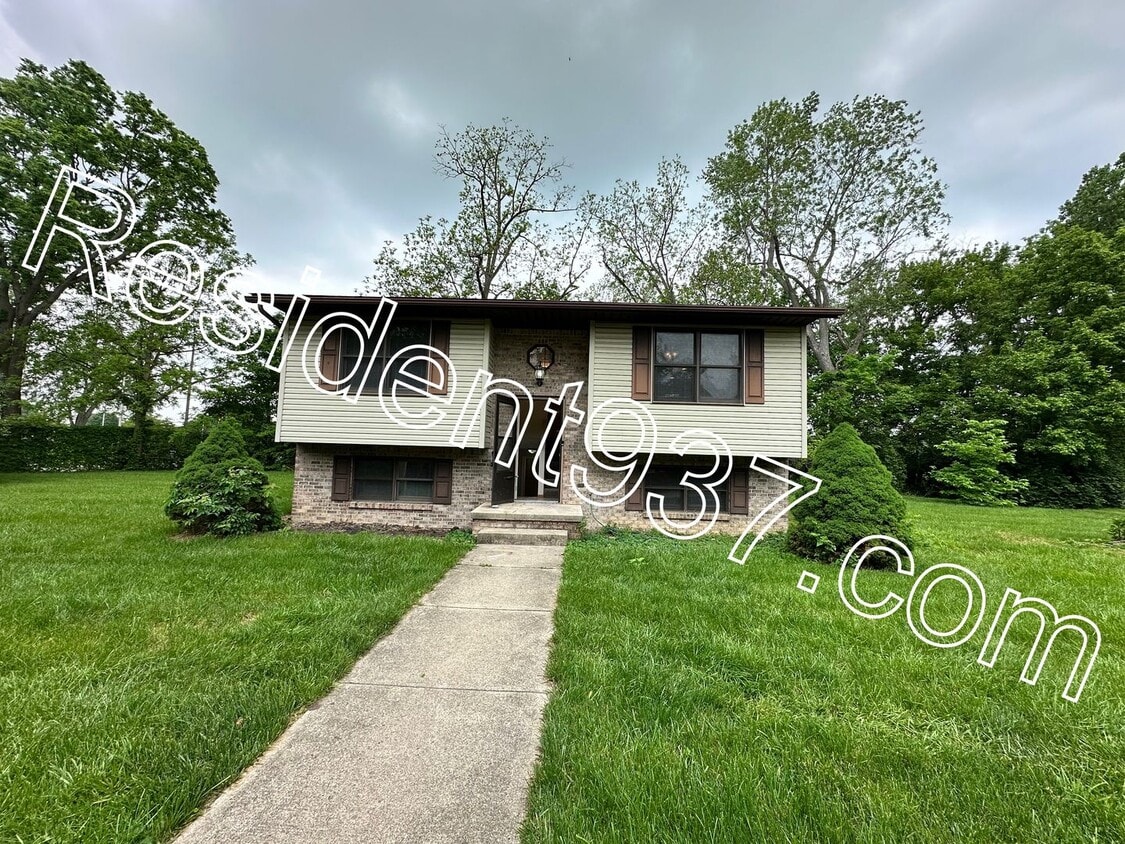 Primary Photo - 3 Bed 2 Bath Home