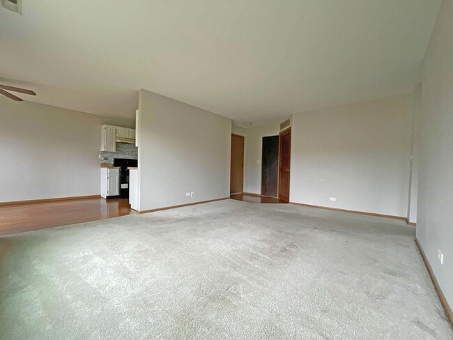 Building Photo - 328 Mulberry Ct