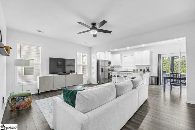 Building Photo - 329 Hartland Pl