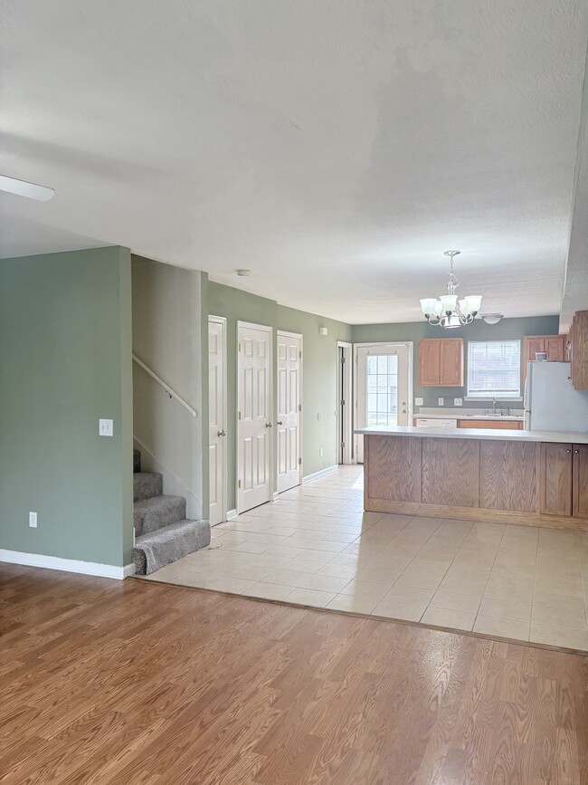 Building Photo - 2708 Lantern Walk SE