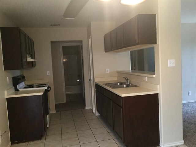 Foto del edificio - 4718 Oakley Farm