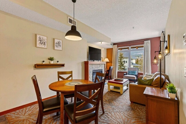 Building Photo - 170 Kananaskis Way