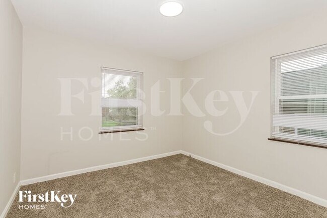 Building Photo - 6127 Hempwood Ave