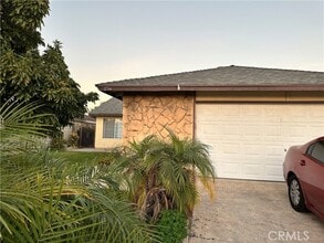 Building Photo - 234 Sagamore St N