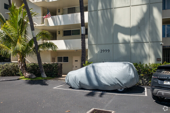 Building Photo - The Tahitienne