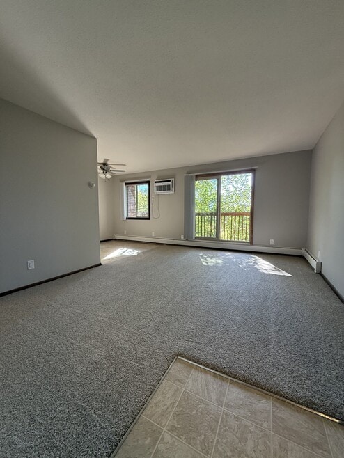 Building Photo - Evergreen East Apartments