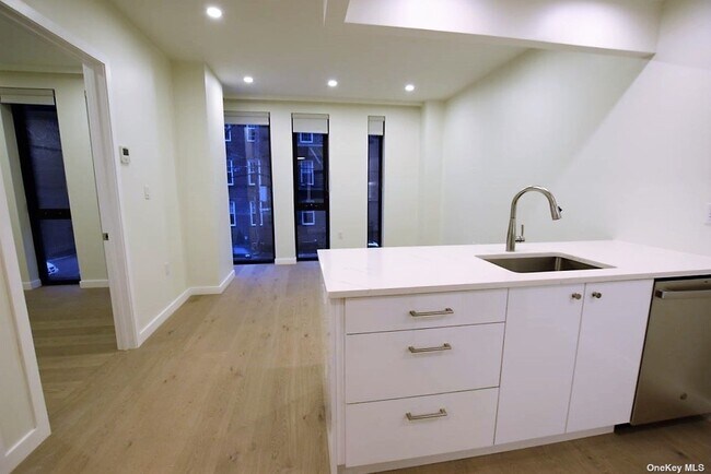 Building Photo - 41-26-41-44 44th St