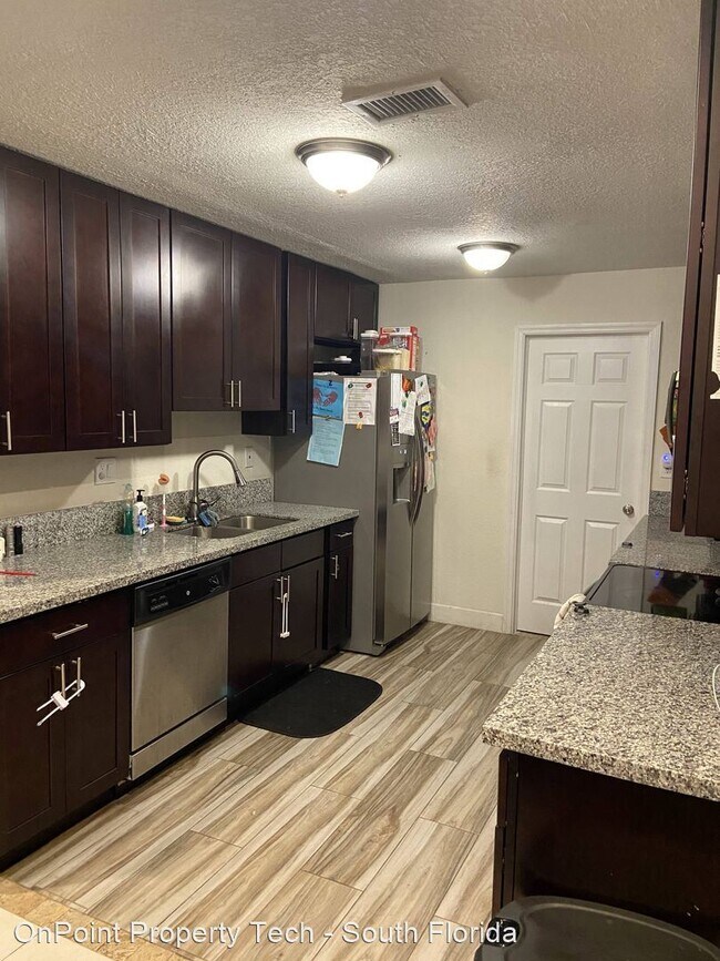 Foto del edificio - 4 br, 2 bath House - 4200 NE 4th Ave
