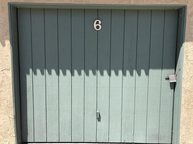 Foto del edificio - 17568 Cameron Ln