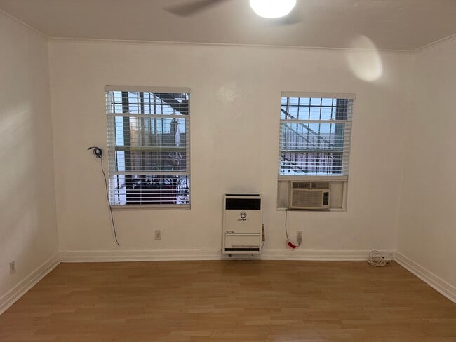 Foto del edificio - 1267 S Dunsmuir Ave