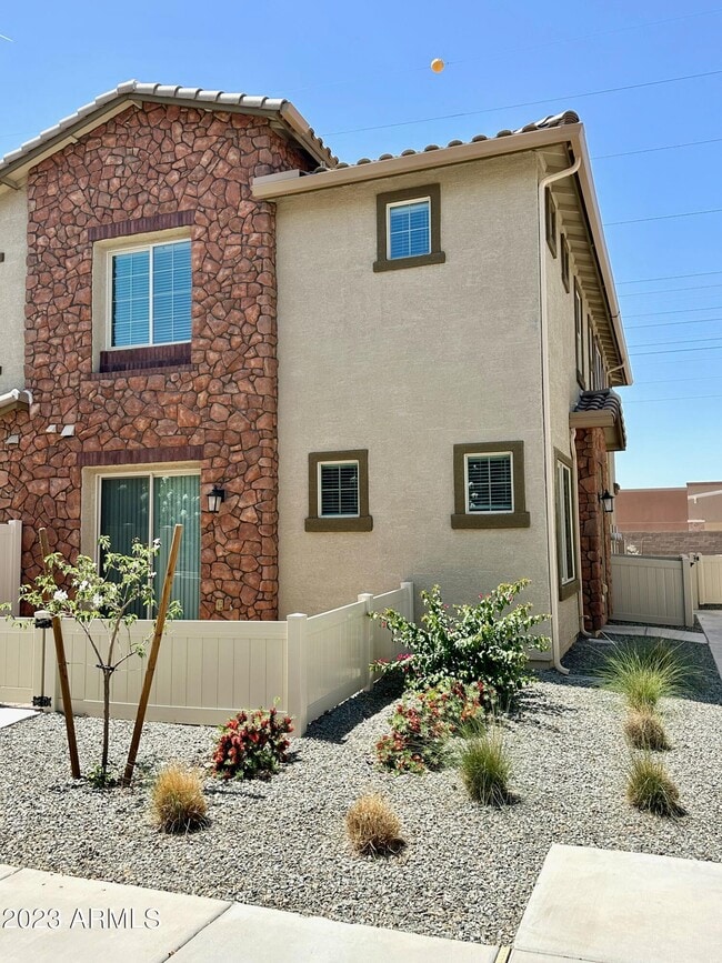 Building Photo - 4100 S Pinelake Way