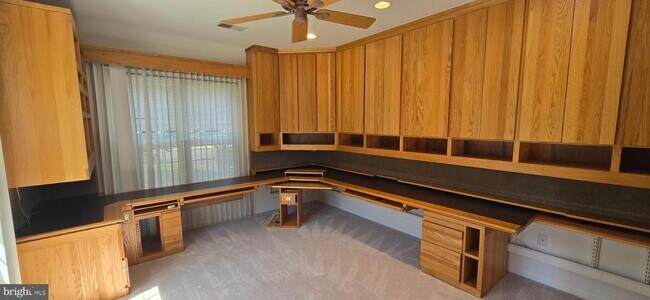 Foto del edificio - 2545 Logan Wood Dr