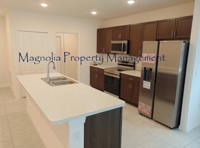 Building Photo - 1214 Salisbury Dr