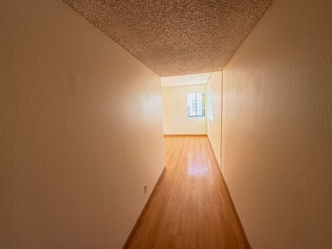 Foto del edificio - 322 N Avenue 66