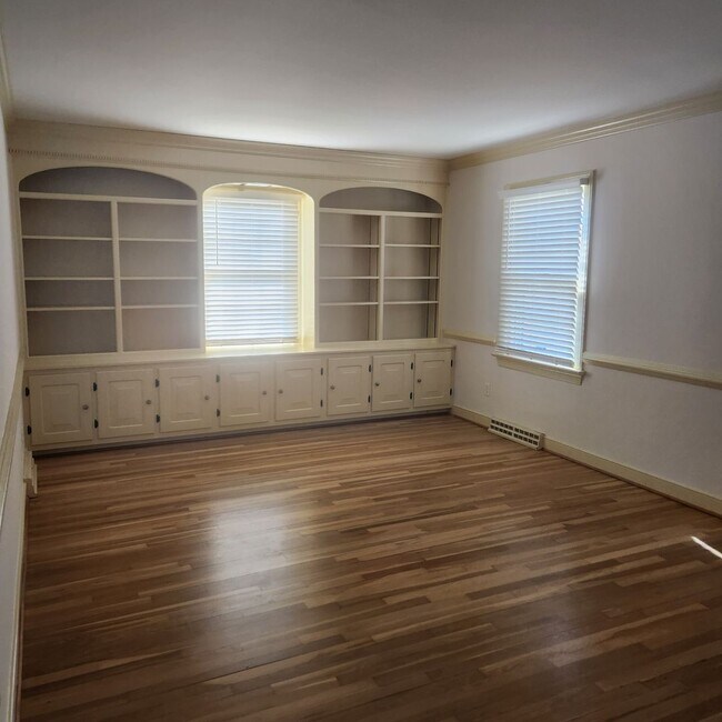 Foto del edificio - 109 Wake Robin Rd