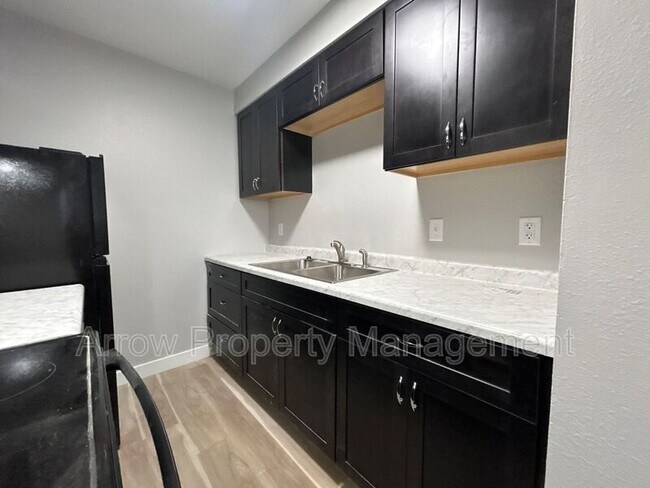 Building Photo - 1010 N 16th St