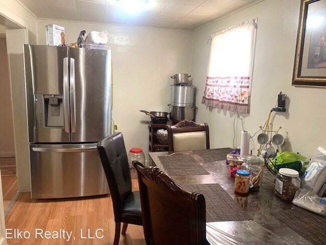 Building Photo - 4 br, 2 bath House - 566 S. 9th Street