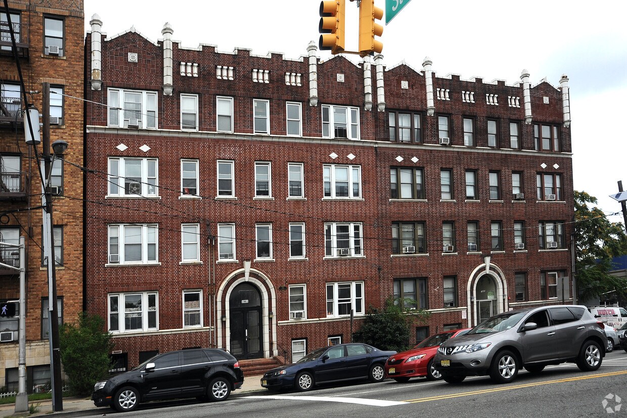 Primary Photo - 1861 John F Kennedy Blvd