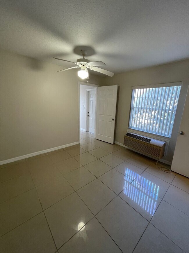 Building Photo - Cozy 1 Bedroom/Studio Style, 1 Bathroom Co...