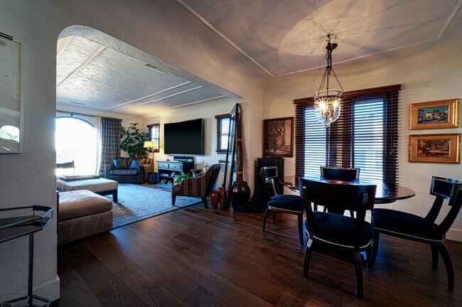 Foto del edificio - 1031 S Stanley Ave