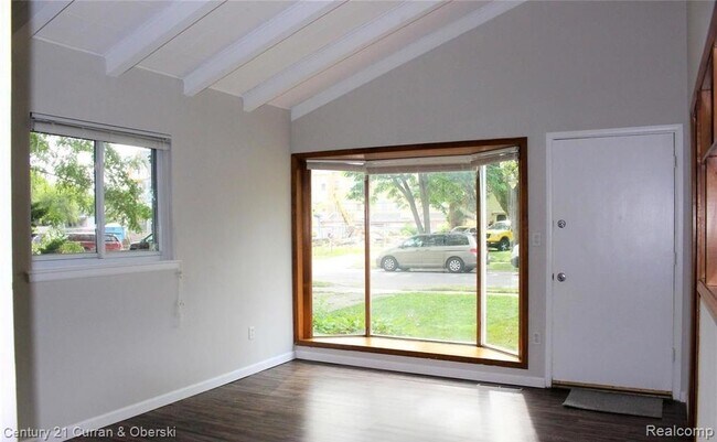 Foto del edificio - 3350 McDowell St