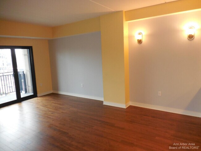Building Photo - 111 N Ashley St