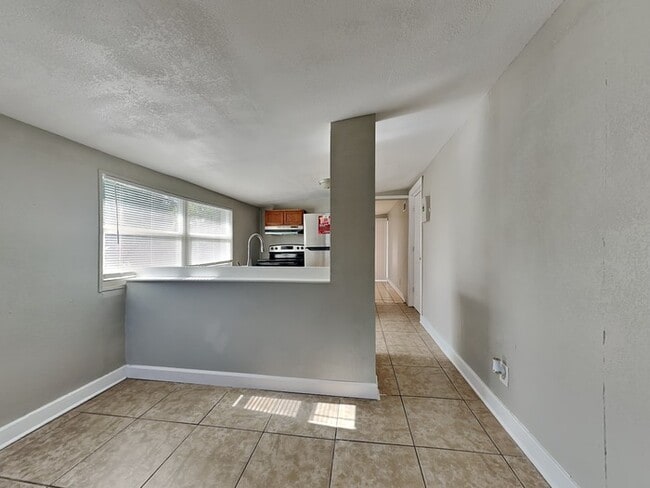 Building Photo - 5701 E 30th Ave