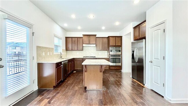 Foto del edificio - 436 Fieldview Ln