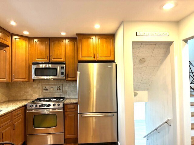 Building Photo - 281 Terry Ln