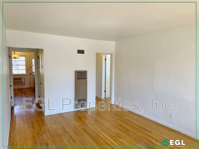 Foto del edificio - 2807 Victory Blvd