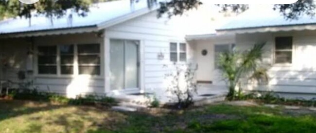 Terraza tranquila para descansar en un ambiente semiprivado - 1010 Indian Beach Dr