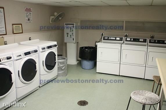 Foto del edificio - 10 Hammond Pond Pkwy